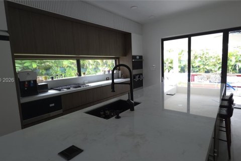 Casa en venta en Dania Beach, Florida, 6 dormitorios, 386.29 m2 № 2002081 - foto 12