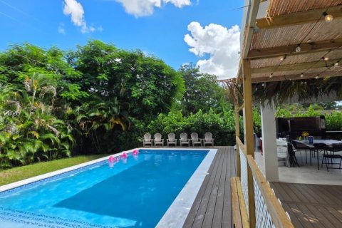 Casa en venta en Dania Beach, Florida, 6 dormitorios, 386.29 m2 № 2002081 - foto 25