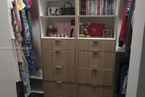 Casa en venta en Dania Beach, Florida, 6 dormitorios, 386.29 m2 № 2002081 - foto 19