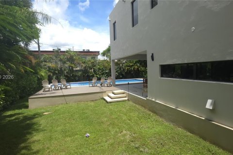 Casa en venta en Dania Beach, Florida, 6 dormitorios, 386.29 m2 № 2002081 - foto 20