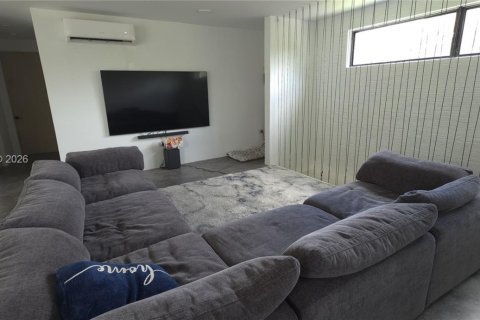 Casa en venta en Dania Beach, Florida, 6 dormitorios, 386.29 m2 № 2002081 - foto 4