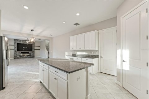 Casa en venta en Wesley Chapel, Florida, 5 dormitorios, 275.36 m2 № 2388311 - foto 19