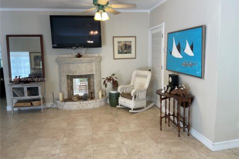 Casa en venta en Homestead, Florida, 6 dormitorios, 365.66 m2 № 2033112 - foto 11