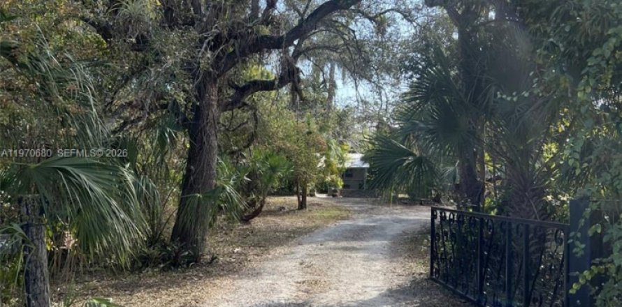 Casa en Homestead, Florida 6 dormitorios, 365.66 m2 № 2033112