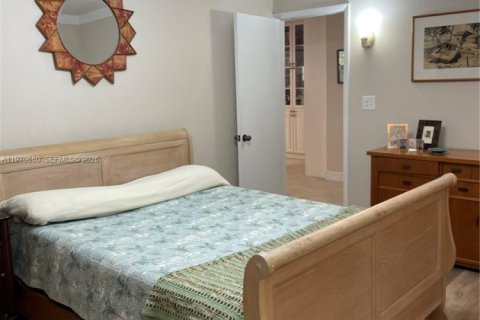 Casa en venta en Homestead, Florida, 6 dormitorios, 365.66 m2 № 2033112 - foto 23