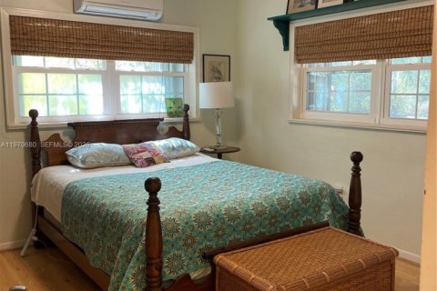 Casa en venta en Homestead, Florida, 6 dormitorios, 365.66 m2 № 2033112 - foto 26