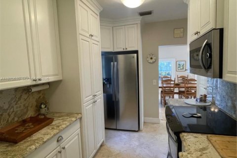 Casa en venta en Homestead, Florida, 6 dormitorios, 365.66 m2 № 2033112 - foto 19