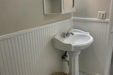 Casa en venta en Homestead, Florida, 6 dormitorios, 365.66 m2 № 2033112 - foto 24