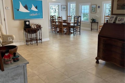 Casa en venta en Homestead, Florida, 6 dormitorios, 365.66 m2 № 2033112 - foto 10