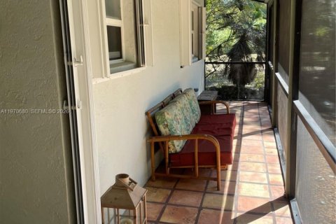 Casa en venta en Homestead, Florida, 6 dormitorios, 365.66 m2 № 2033112 - foto 4