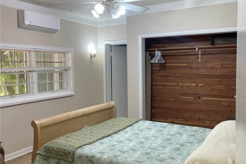 Casa en venta en Homestead, Florida, 6 dormitorios, 365.66 m2 № 2033112 - foto 22