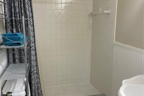 Casa en venta en Homestead, Florida, 6 dormitorios, 365.66 m2 № 2033112 - foto 25