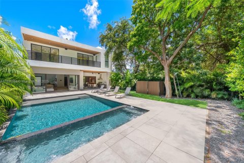 House in Miami, Florida 5 bedrooms, 333.61 sq.m. № 1823523 - photo 5