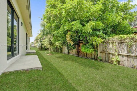 House in Fort Lauderdale, Florida 4 bedrooms, 199.74 sq.m. № 2394521 - photo 17