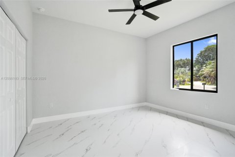 House in Fort Lauderdale, Florida 4 bedrooms, 199.74 sq.m. № 2394521 - photo 16