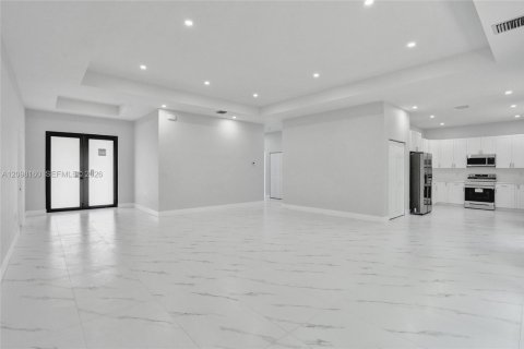 House in Fort Lauderdale, Florida 4 bedrooms, 199.74 sq.m. № 2394521 - photo 4