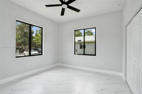 House in Fort Lauderdale, Florida 4 bedrooms, 199.74 sq.m. № 2394521 - photo 14