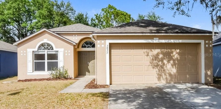 Villa ou maison à Clermont, Floride 3 chambres, 151.62 m2 № 2092035