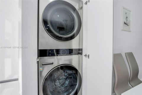 Купить виллу или дом в Холливуд, Флорида 3 спальни, 98.1м2, № 1989337 - фото 19