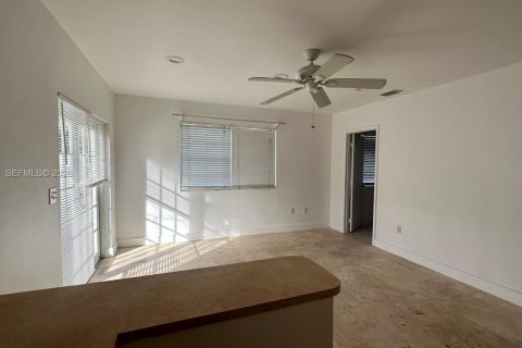 Casa en alquiler en Hollywood, Florida, 1 dormitorio, 195.47 m2 № 1995560 - foto 5