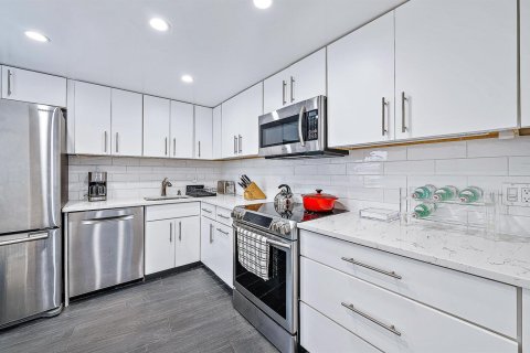 Condominio en alquiler en Palm Beach, Florida, 2 dormitorios, 116.13 m2 № 2249324 - foto 4