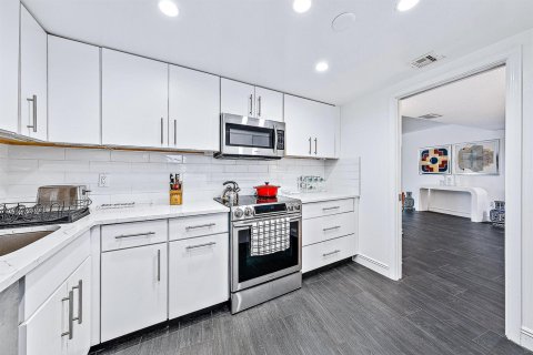 Condominio en alquiler en Palm Beach, Florida, 2 dormitorios, 116.13 m2 № 2249324 - foto 3