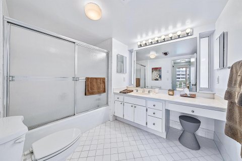 Condominio en alquiler en Palm Beach, Florida, 2 dormitorios, 116.13 m2 № 2249324 - foto 9