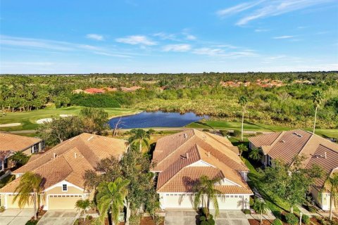 House in North Port, Florida 2 bedrooms, 139.73 sq.m. № 1555344 - photo 2