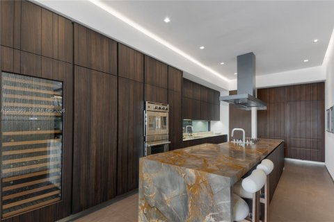 Купить виллу или дом в Майами-Бич, Флорида 4 спальни, 511.06м2, № 2077765 - фото 19