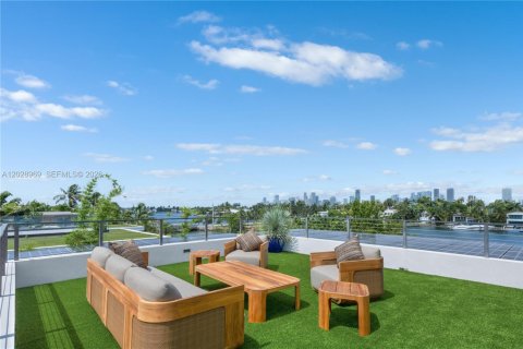 Купить виллу или дом в Майами-Бич, Флорида 4 спальни, 511.06м2, № 2077765 - фото 7