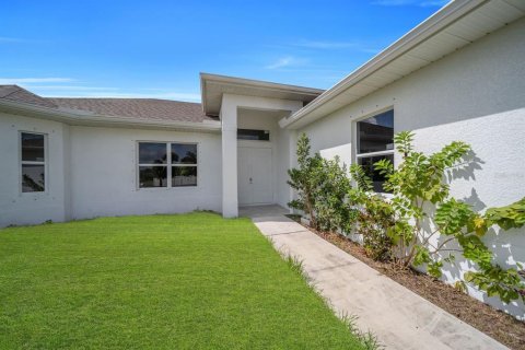 Villa ou maison à vendre à Lehigh Acres, Floride: 3 chambres, 145.86 m2 № 2345190 - photo 4