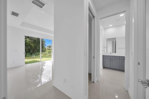 Villa ou maison à vendre à Lehigh Acres, Floride: 3 chambres, 145.86 m2 № 2345190 - photo 14