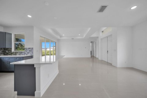 Villa ou maison à vendre à Lehigh Acres, Floride: 3 chambres, 145.86 m2 № 2345190 - photo 13