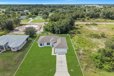 Villa ou maison à vendre à Lehigh Acres, Floride: 3 chambres, 145.86 m2 № 2345190 - photo 29