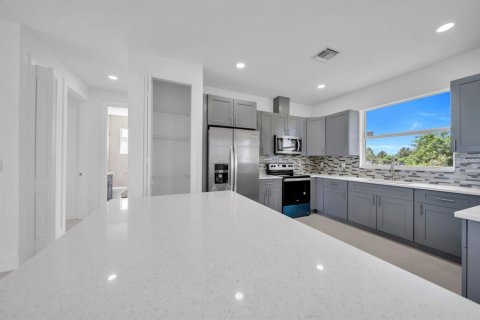 Villa ou maison à vendre à Lehigh Acres, Floride: 3 chambres, 145.86 m2 № 2345190 - photo 6