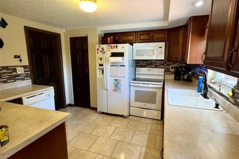 Villa ou maison à vendre à Port Richey, Floride: 2 chambres, 91.04 m2 № 2232337 - photo 11
