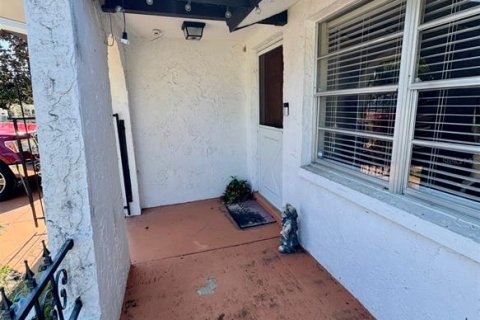 Villa ou maison à vendre à Port Richey, Floride: 2 chambres, 91.04 m2 № 2232337 - photo 3