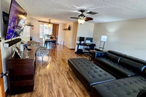 Villa ou maison à vendre à Port Richey, Floride: 2 chambres, 91.04 m2 № 2232337 - photo 4