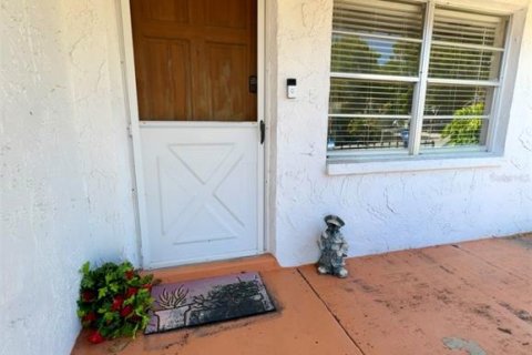 Villa ou maison à vendre à Port Richey, Floride: 2 chambres, 91.04 m2 № 2232337 - photo 2