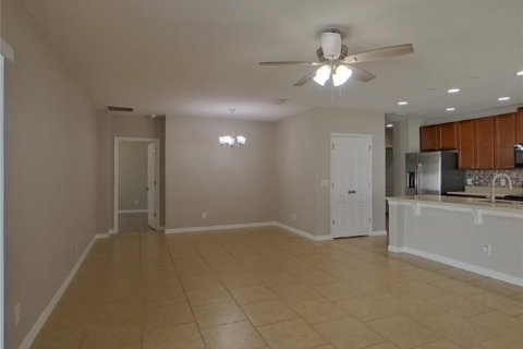 Villa ou maison à louer à Kissimmee, Floride: 4 chambres, 176.51 m2 № 2112909 - photo 3
