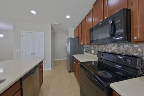 Villa ou maison à louer à Kissimmee, Floride: 4 chambres, 176.51 m2 № 2112909 - photo 6