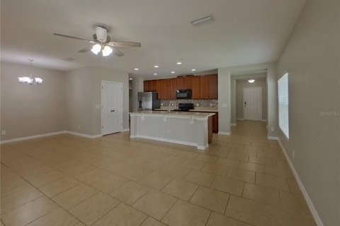 Villa ou maison à louer à Kissimmee, Floride: 4 chambres, 176.51 m2 № 2112909 - photo 4