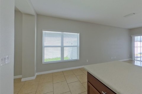 Villa ou maison à louer à Kissimmee, Floride: 4 chambres, 176.51 m2 № 2112909 - photo 5