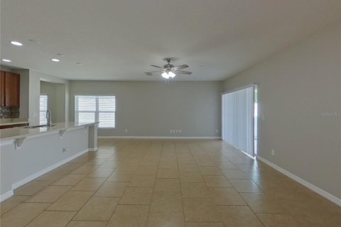 Villa ou maison à louer à Kissimmee, Floride: 4 chambres, 176.51 m2 № 2112909 - photo 2