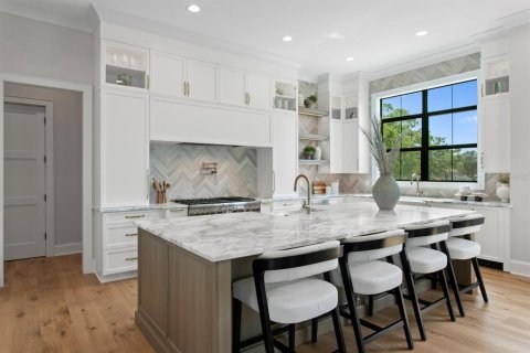 House in Tampa, Florida 5 bedrooms, 498.7 sq.m. № 886335 - photo 15
