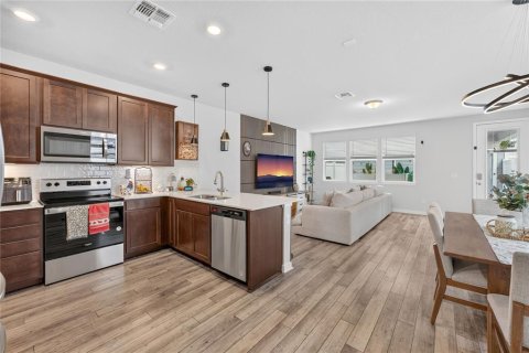 Touwnhouse à vendre à Orlando, Floride: 4 chambres, 168.06 m2 № 2437358 - photo 16