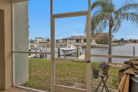 Condo in Punta Gorda, Florida, 2 bedrooms  № 1886756 - photo 24