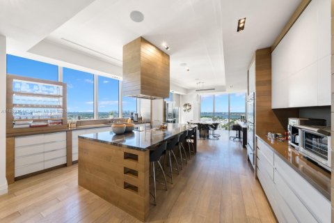 Condo in Bal Harbour, Florida, 3 bedrooms  № 1887921 - photo 26