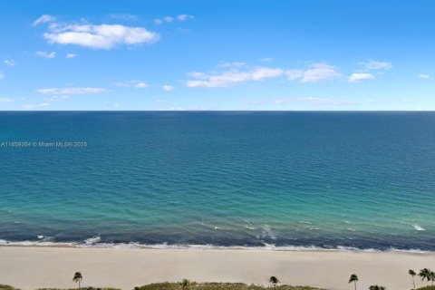 Condo in Bal Harbour, Florida, 3 bedrooms  № 1887921 - photo 18
