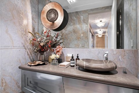 Condo in Bal Harbour, Florida, 3 bedrooms  № 1887921 - photo 25